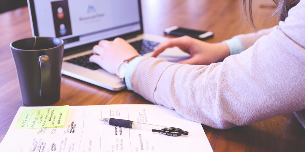 Many working stay at home moms are involved in their own direct sales business