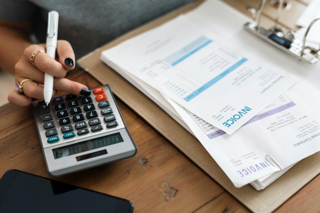 invoice-avoid-financial-issues