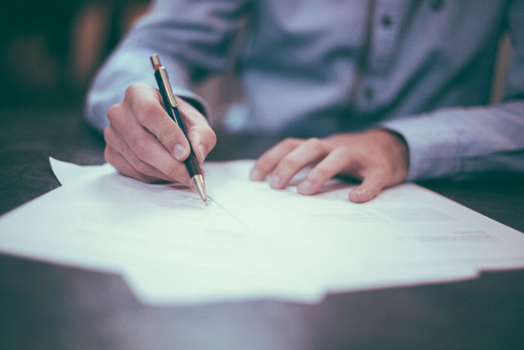 Man_writing_business