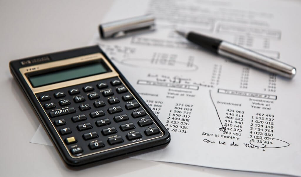differences between bookkeeping and accounting